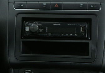 Подержанный автомобиль Volkswagen Polo Sedan 2012 года (13 фото)