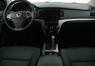 Подержанный автомобиль SsangYong Actyon 2011 года (12 фото)