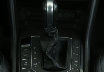 Подержанный автомобиль Volkswagen Tiguan 2017 года (15 фото)