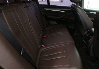 Подержанный автомобиль BMW X5 2017 года (12 фото)