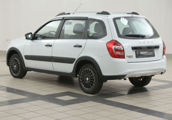 Подержанный автомобиль LADA (ВАЗ) Granta Wagon 2023 года (2 фото)