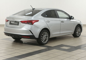 Подержанный автомобиль Hyundai Solaris Sedan 2021 года (4 фото)