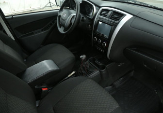 Подержанный автомобиль Datsun on-DO 2015 года (9 фото)