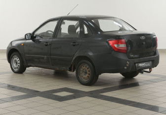 Подержанный автомобиль LADA (ВАЗ) Granta Sedan 2013 года (2 фото)