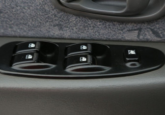 Подержанный автомобиль Kia Spectra Sedan 2006 года (17 фото)