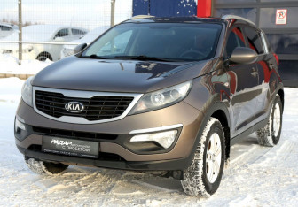 Подержанный автомобиль Kia Sportage 2013 года (3 фото)