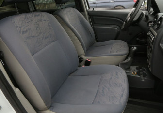 Подержанный автомобиль Renault Logan Sedan 2008 года (10 фото)