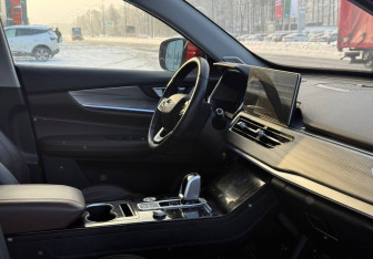 Подержанный автомобиль Chery Tiggo 8 Pro 2023 года (9 фото)