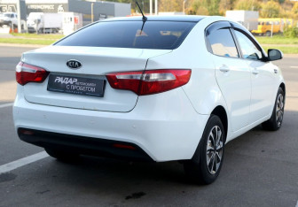Подержанный автомобиль Kia Rio Sedan 2012 года (6 фото)