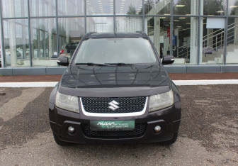 Подержанный автомобиль Suzuki Grand Vitara 2010 года (2 фото)