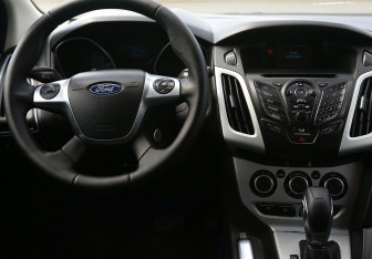 Подержанный автомобиль Ford Focus Wagon 2012 года (14 фото)