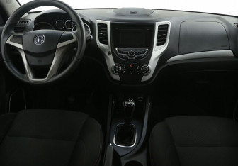 Подержанный автомобиль Changan CS35 2014 года (12 фото)