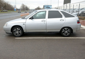 Подержанный автомобиль LADA (ВАЗ) 2112 2007 года (8 фото)