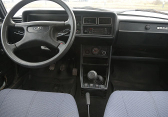 Подержанный автомобиль LADA (ВАЗ) 2107 2010 года (12 фото)