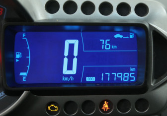 Подержанный автомобиль Chevrolet Aveo Sedan 2013 года (18 фото)