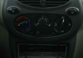 Подержанный автомобиль LADA (ВАЗ) Kalina Hatchback 2007 года (13 фото)