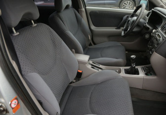 Подержанный автомобиль Nissan Primera Sedan 2001 года (10 фото)