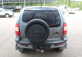 Подержанный автомобиль Chevrolet Niva 2008 года (6 фото)