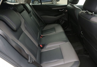 Подержанный автомобиль Subaru Outback Wagon 2021 года (11 фото)