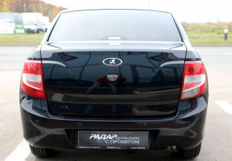 Подержанный автомобиль LADA (ВАЗ) Granta Sedan 2012 года (5 фото)