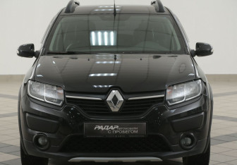 Подержанный автомобиль Renault Sandero 2016 года (6 фото)