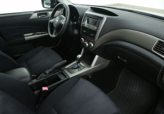 Подержанный автомобиль Subaru Forester Suv 2008 года (9 фото)