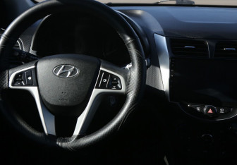 Подержанный автомобиль Hyundai Solaris Sedan 2013 года (14 фото)