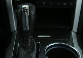 Подержанный автомобиль Ford Explorer 2011 года (15 фото)