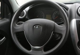 Подержанный автомобиль LADA (ВАЗ) Granta Liftback 2018 года (16 фото)