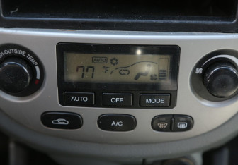 Подержанный автомобиль Chevrolet Lacetti Sedan 2008 года (17 фото)