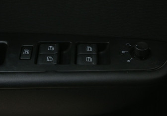 Подержанный автомобиль FAW Besturn X40 2021 года (17 фото)