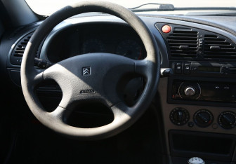 Подержанный автомобиль Citroen Xsara Hatchback 2000 года (14 фото)