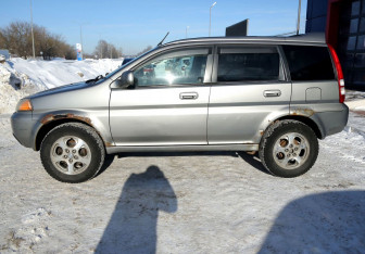 Подержанный автомобиль Honda HR-V 1999 года (8 фото)