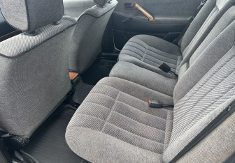 Подержанный автомобиль Volkswagen Passat Sedan 1989 года (12 фото)
