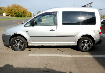 Подержанный автомобиль Volkswagen Caddy Compactvan 2007 года (8 фото)