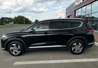Подержанный автомобиль Hyundai Santa Fe 2021 года (7 фото)