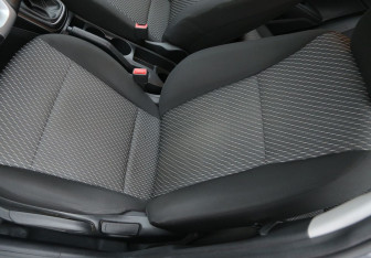 Подержанный автомобиль Kia Rio Hatchback 2020 года (11 фото)