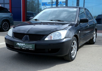 Подержанный автомобиль Mitsubishi Lancer Sedan 2006 года (3 фото)