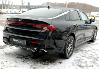 Подержанный автомобиль Kia K5 2021 года (6 фото)