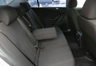Подержанный автомобиль Volkswagen Passat Sedan 2007 года (11 фото)
