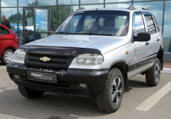 Подержанный автомобиль Chevrolet Niva 2004 года (3 фото)