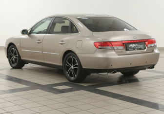 Подержанный автомобиль Hyundai Grandeur 2007 года (2 фото)