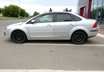 Подержанный автомобиль Ford Focus Sedan 2007 года (8 фото)