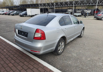 Подержанный автомобиль Skoda Octavia Liftback 2009 года (7 фото)