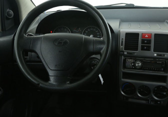 Подержанный автомобиль Hyundai Getz 2005 года (14 фото)