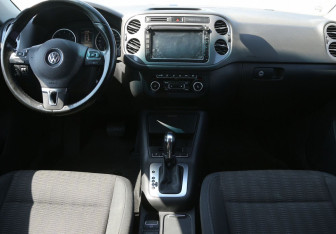 Подержанный автомобиль Volkswagen Tiguan 2012 года (12 фото)