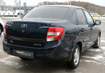 Подержанный автомобиль LADA (ВАЗ) Granta Sedan 2013 года (6 фото)