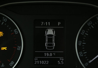 Подержанный автомобиль Skoda Octavia Liftback 2010 года (18 фото)