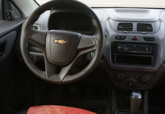 Подержанный автомобиль Chevrolet Cobalt Sedan 2013 года (14 фото)