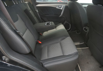 Подержанный автомобиль Geely Emgrand X7 2019 года (11 фото)